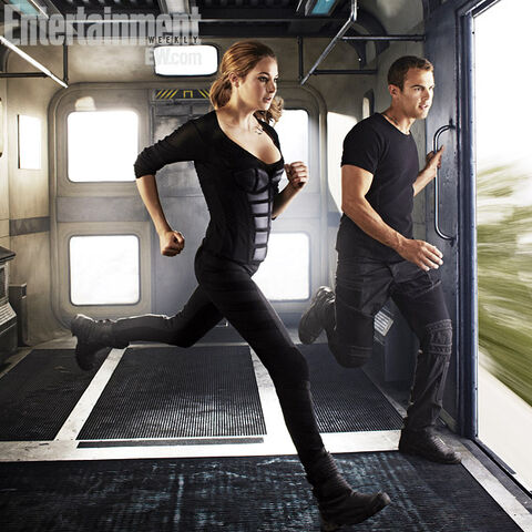 File:Divergent-EW-First-Look-01.jpg