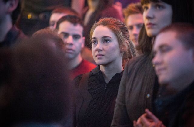Fichier:Divergente promo 75.jpeg