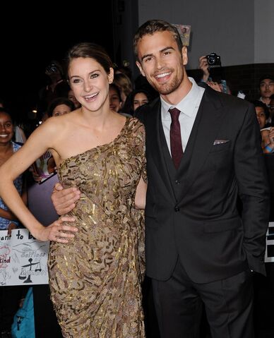 Fichier:Shai & Theo LA 2.jpg