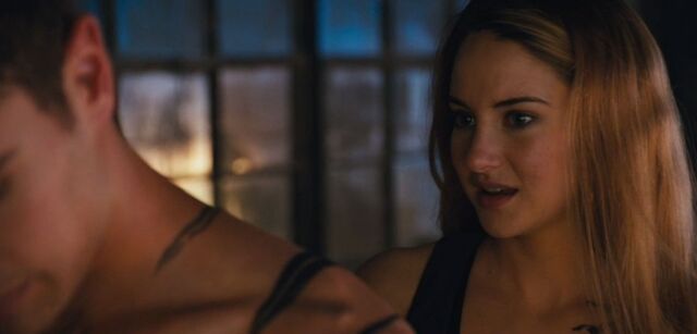 File:Shailene-woodley-theo-james-kiss-in-new-divergent-clip-08.jpg