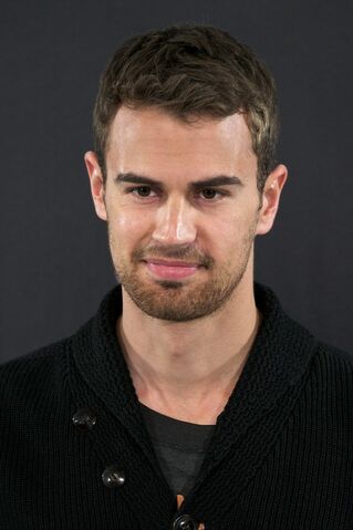 Fichier:James 2.jpg