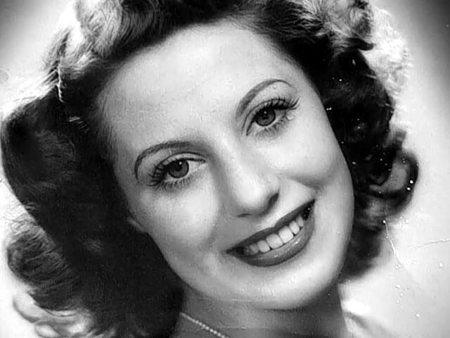 Archivo:Liz English.jpg