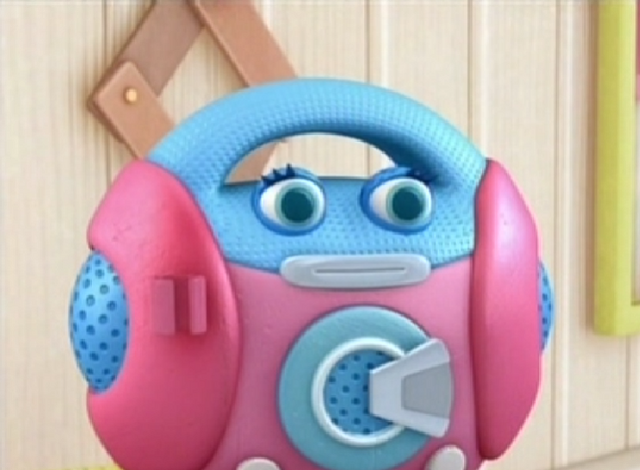 File:Millie the Microphone.png