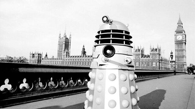 Delwedd:Dalek-invasion-earth-2154.jpg