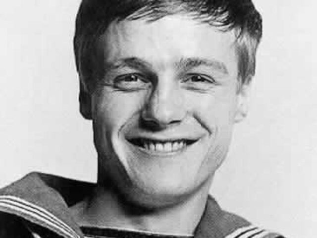 File:Michael Craze.jpg