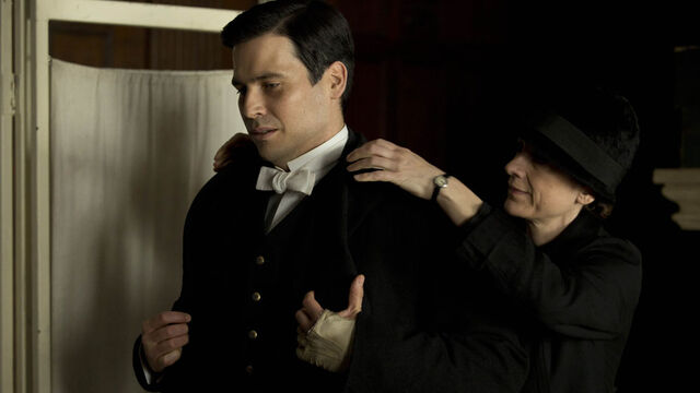 File:Downton-Abbey-5-6-Thomas.jpg