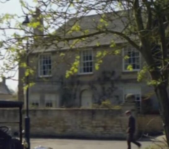 File:CrawleyHouse.jpg