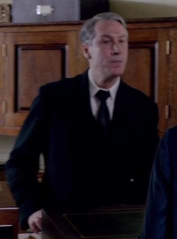 File:HotelReceptionistS5E2.png