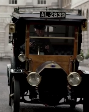 File:LondonTaxiS4E8.png