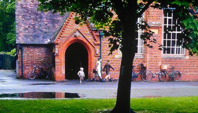 File:Downton School behind tree.jpg