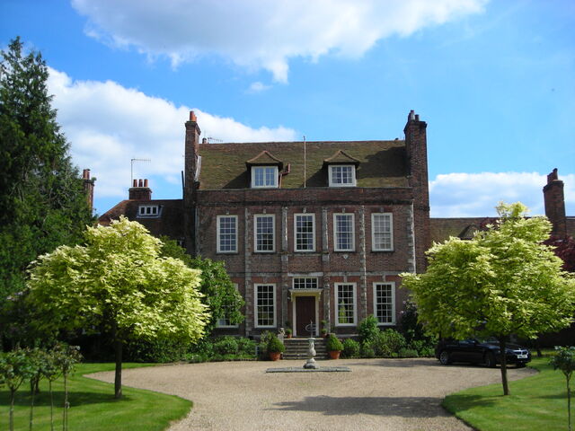 ファイル:Byfleet Manor House.jpg