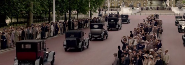 File:PalaceVehiclesS4E9.png