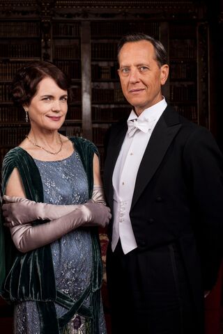 File:Downton-abbey-season-5-cora.jpg