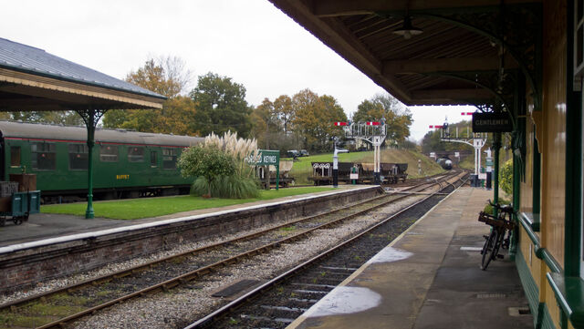 ファイル:Bluebell Railway - Horsted Keynes station.jpg