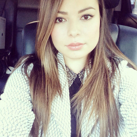 File:Miranda Cosgrove looks pretty 2014.png