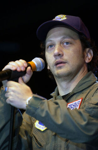 File:Rob Schneider, USO tour, Nov 16 2001.jpg