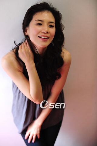 Archivo:Lee Bo Young9.jpg