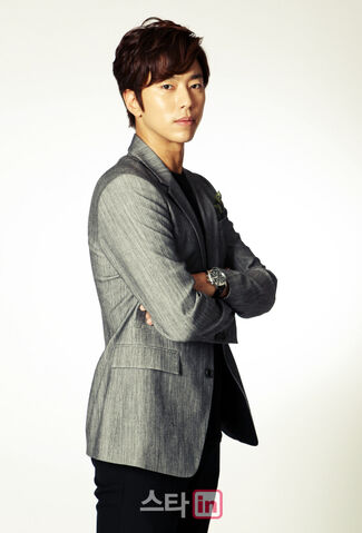 Archivo:Yoon Hyun Min11.jpg