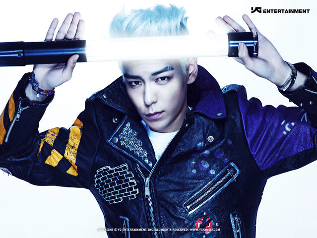 Archivo:T.O.P GD&TOP.jpg