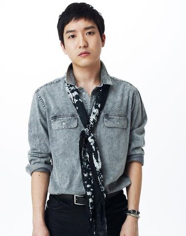 Archivo:Cho Huyng Woo2.jpg