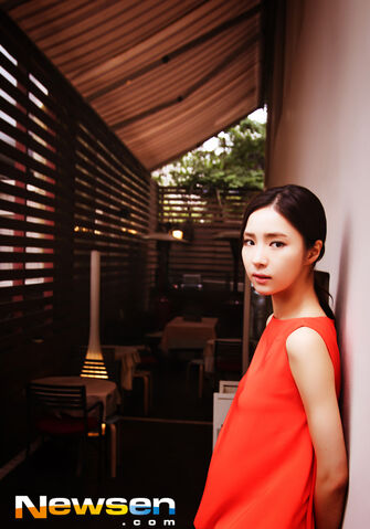 Archivo:Shin Se Kyung41.jpg