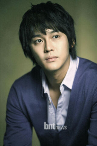 Archivo:Sung Hyuk2.jpg