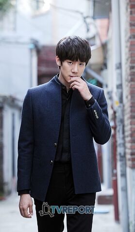 Archivo:Yoo Yun Suk24.jpg