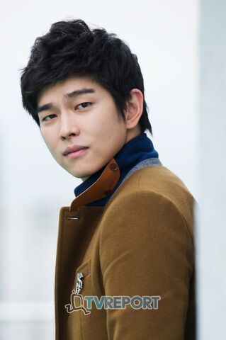 Archivo:Yoon Kyun Sang8.jpg