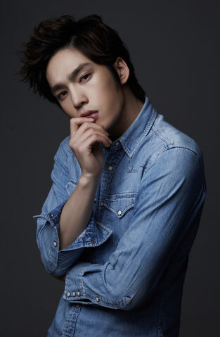 Archivo:Goo Won6.jpg