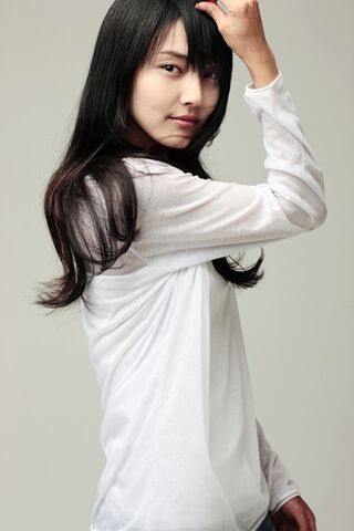 Archivo:Hong In Young4.jpg