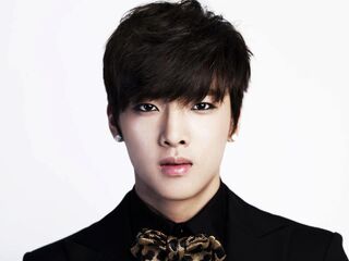 Si Hyuk-E1.jpg