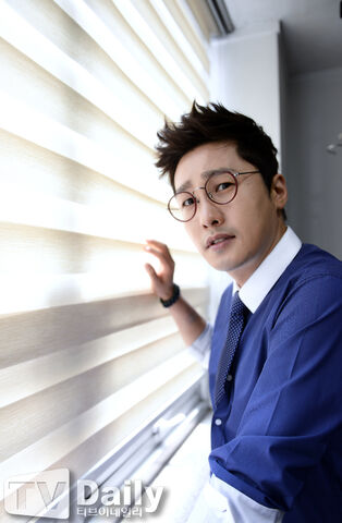 Archivo:Hwang Dong Joo11.jpg