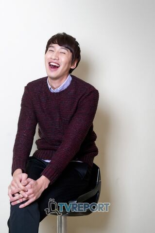 Archivo:Lee Kwang Soo2.jpg