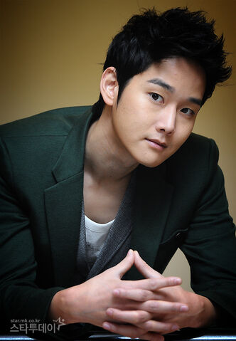 Archivo:Kang Sung5.jpeg