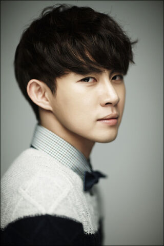Archivo:Choi Kang Won.jpg