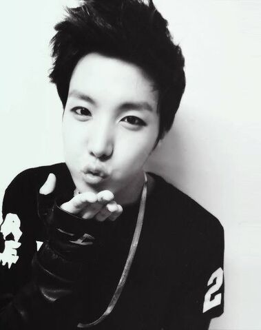 Archivo:J-Hope.jpg
