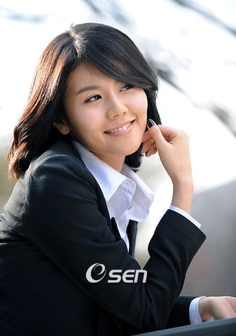 Archivo:Lee Da Jin3.jpg