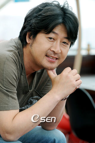 Archivo:Kim Yoon Suk6.jpg