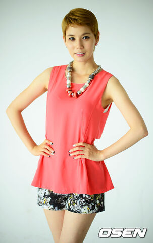 Archivo:Park Shi Eun21.jpg