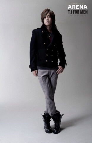 Archivo:1kim hyun joong.jpg