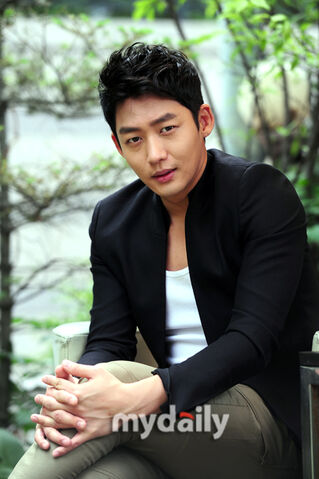 Archivo:Lee Tae Sung03.jpg