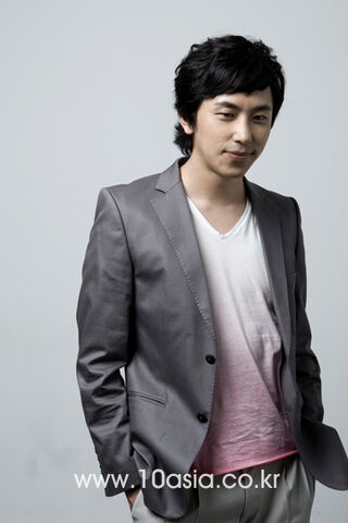 Archivo:Lee Won Suk(1975).jpg
