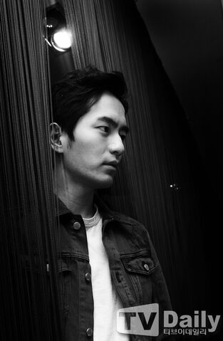 Archivo:Lee Jin Wook25.jpg