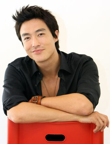 Archivo:Daniel-henney356.jpg