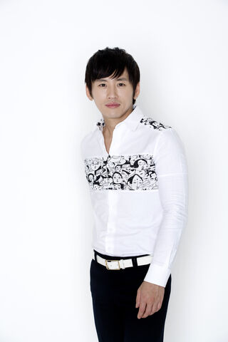 Archivo:Park Ji Heon12.jpg