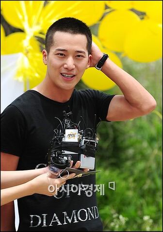 Archivo:Lee Wan12.jpg