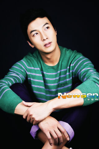 Archivo:Park Gun Hyung12.jpg