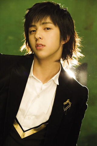 Archivo:Kim Ki Bum.jpg