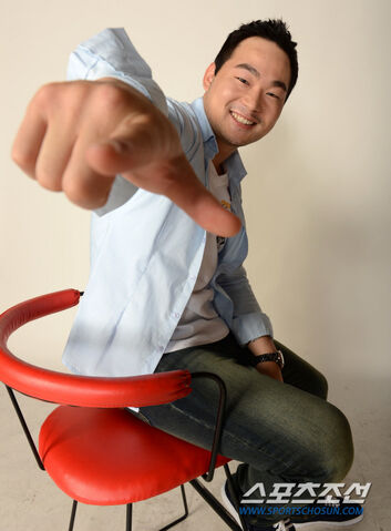 Archivo:Yoon Bong Gil8.jpg