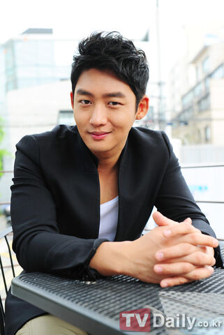 Archivo:Lee Tae Sung02.jpg